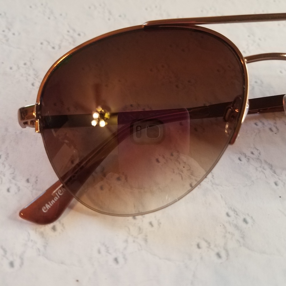 Dana Buchman Aviator sunglasses sb2 - Picture 7 of 8